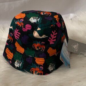 DISNEY X THE LITTLE MERMAID Reversible Bucket Hat in Black/Cream